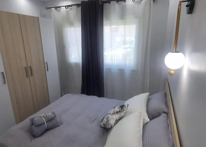 Sierra Apartment, Sheikh